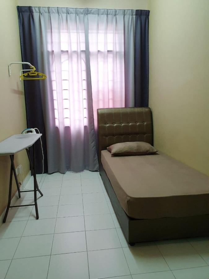 Lindanazri Homestay Mitc Melaka エクステリア 写真