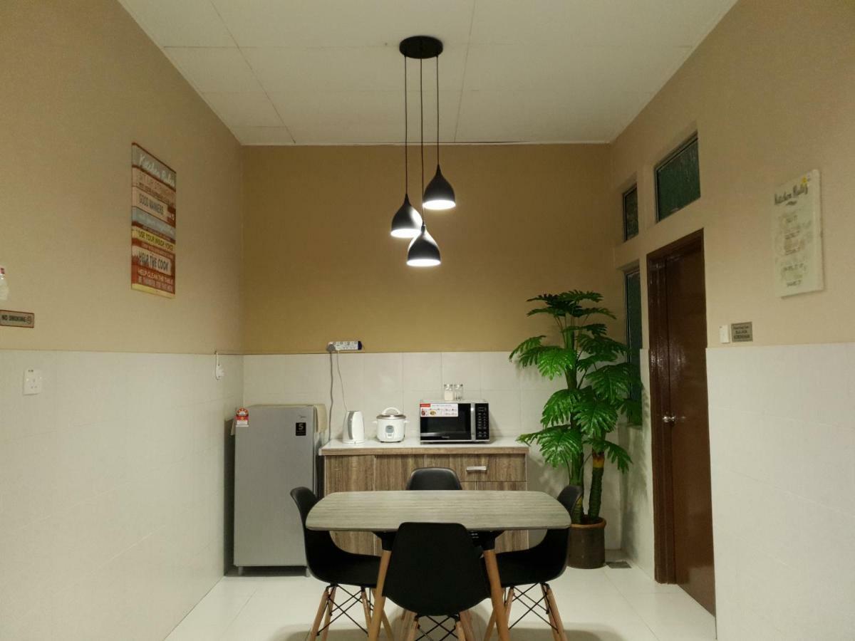 Lindanazri Homestay Mitc Melaka エクステリア 写真