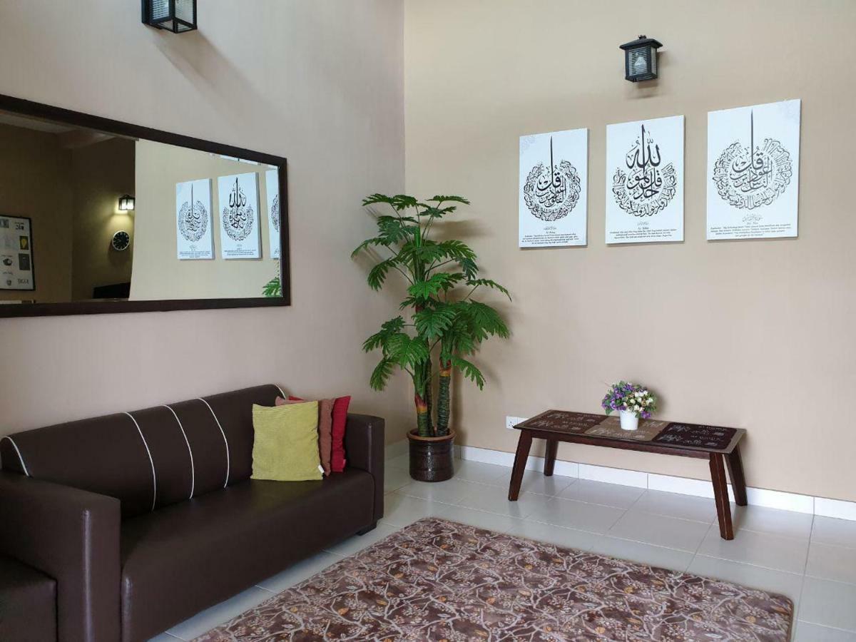 Lindanazri Homestay Mitc Melaka エクステリア 写真